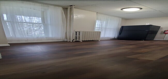 Building Photo - 757 Caledonia Place Apartments LLC
