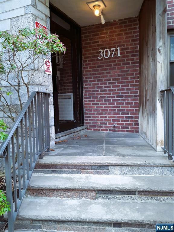 Foto del edificio - 3071 Edwin Ave