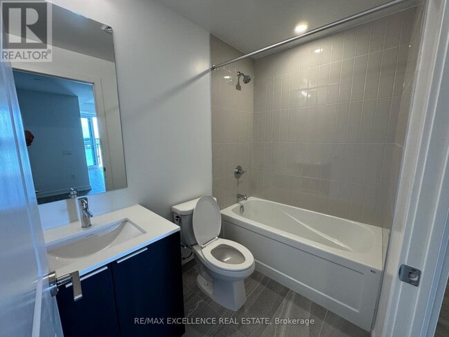 Building Photo - 15 Skyridge Dr