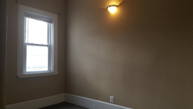 Foto del edificio - 2049 Coit Ave NE