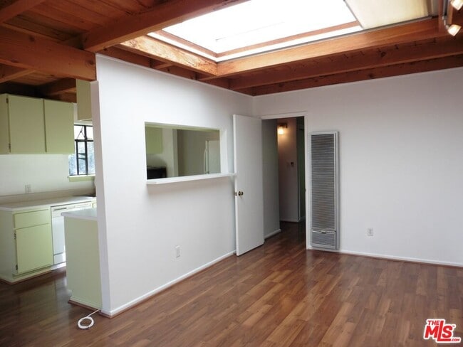 Building Photo - 2066 N Alta Vista Ave