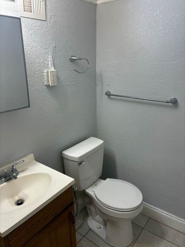 Building Photo - 311 W Ashley St