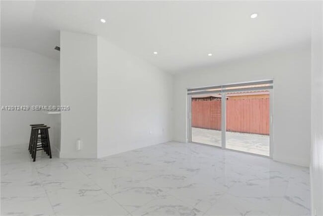 Foto del edificio - 164 NW 85th Ct
