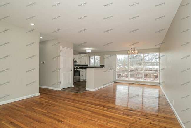 Building Photo - 10433 Hallwood Dr