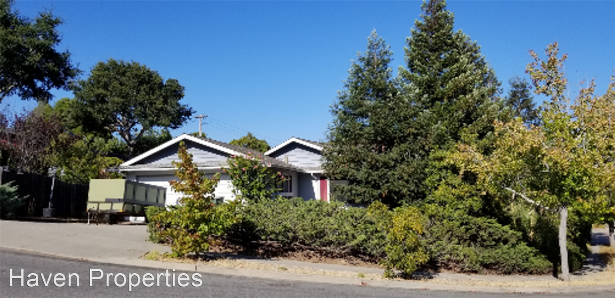 Foto principal - 3 br, 2 bath House - 110 Highland Drive