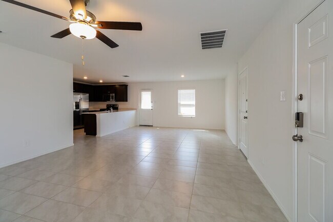 Foto del edificio - 3315 Beckwith Wy