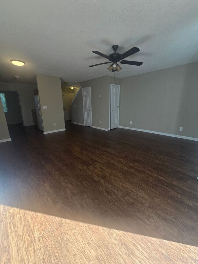 Foto del edificio - Savannah 2 Bed Townhome for Rent