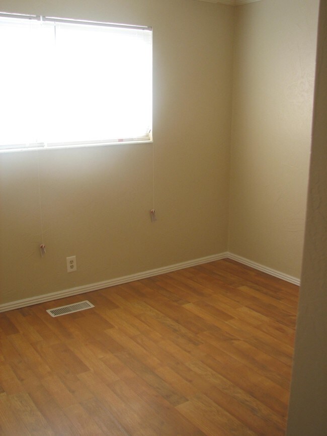 Building Photo - 2755 S Downs Way