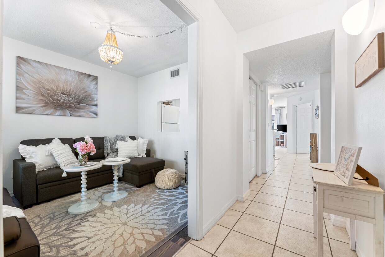 Entrance - 4457 45th Ave W