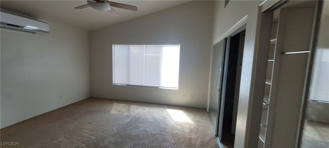 Foto del edificio - 4774 Willow Glen Dr