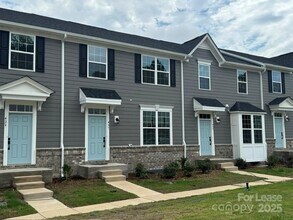 Building Photo - 437 Serenity Cir