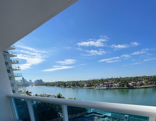 Building Photo - 6770 Indian Creek Dr