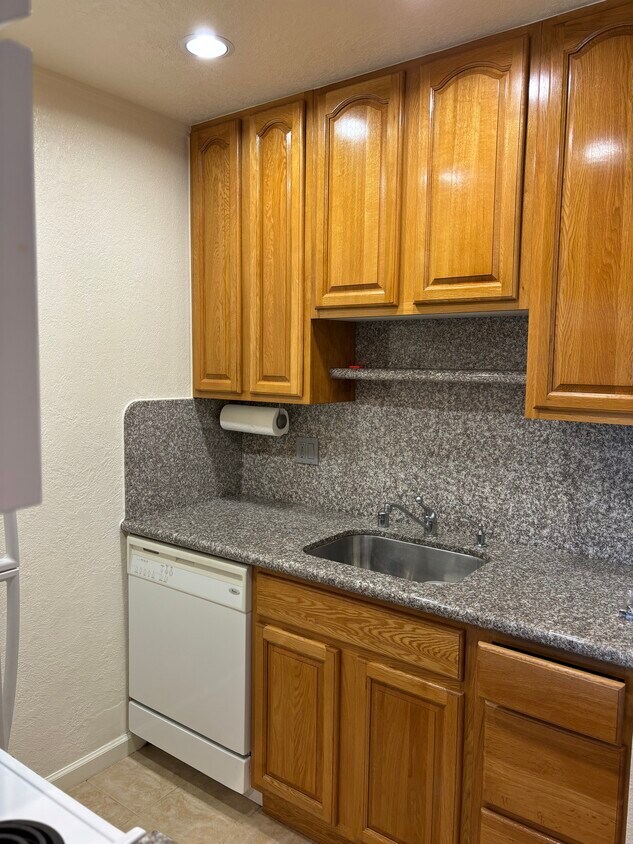 Foto principal - 1126 Cherry Ave