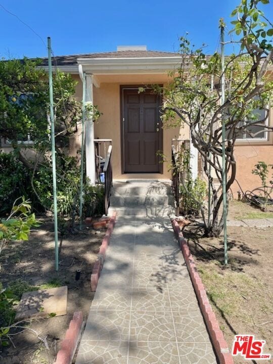 Building Photo - 5716 Lasaine Ave