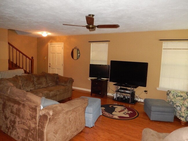 Building Photo - 316 Talwood Dr