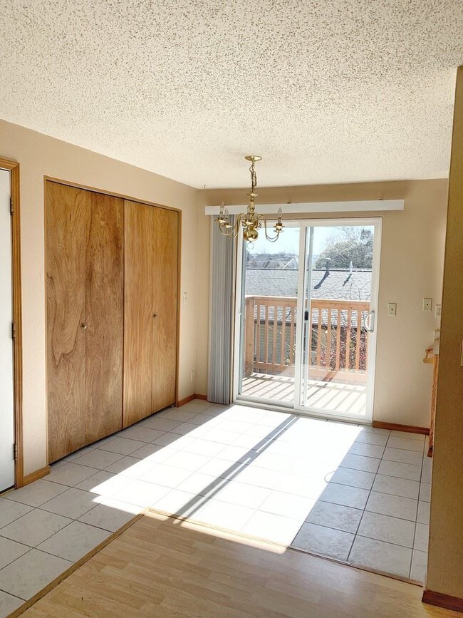 Foto del edificio - 2 br, 1 bath House - 2729 SW 214th Avenue