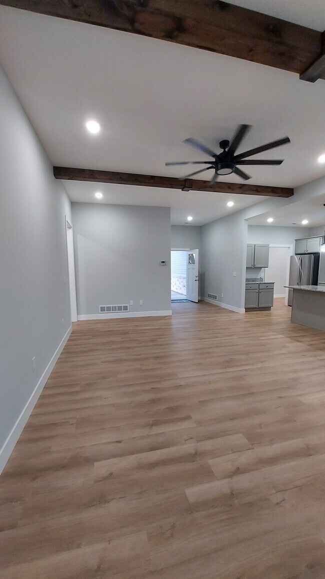 Foto del edificio - 1738 Sierra