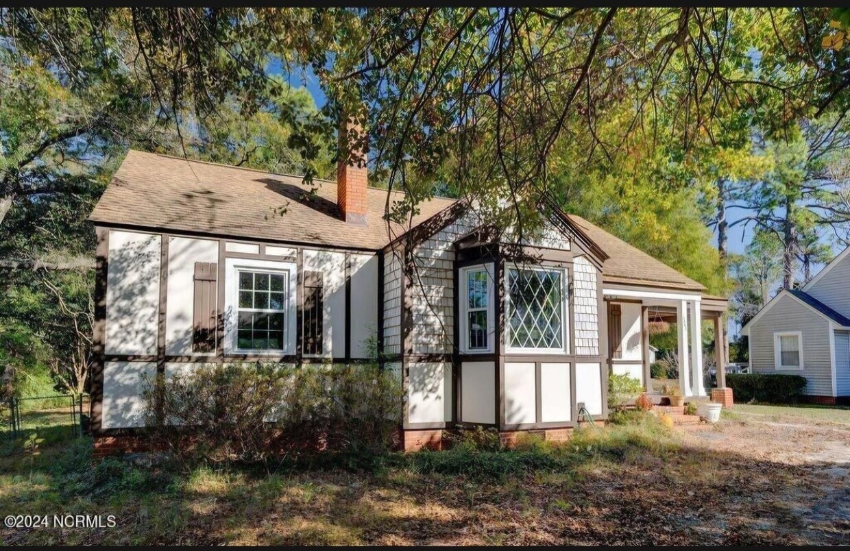 Photo - 323 Pine Grove Dr