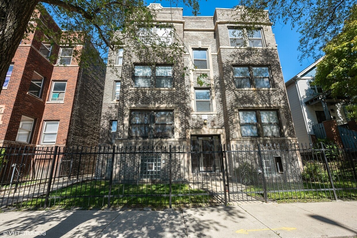 4936 W Jackson Blvd Unit 1W, Chicago, IL 60644 Condo for Rent in
