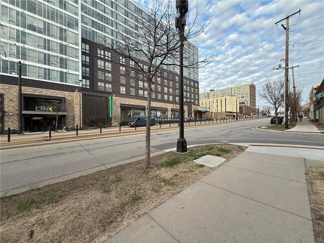 Foto del edificio - 2900 University Ave SE