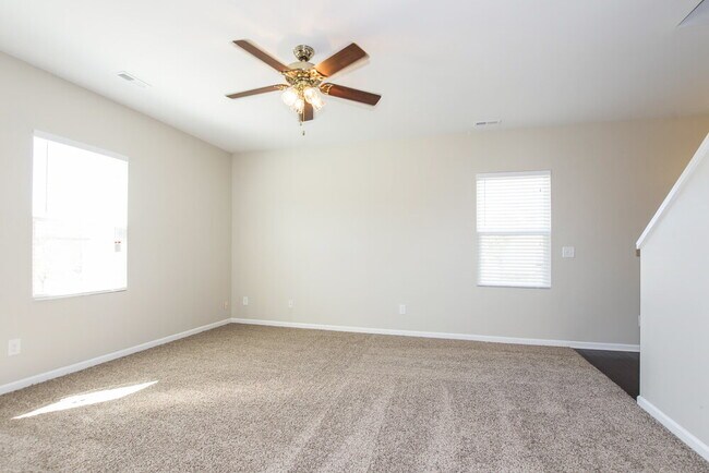 Foto del edificio - 12327 Bending Branch Rd