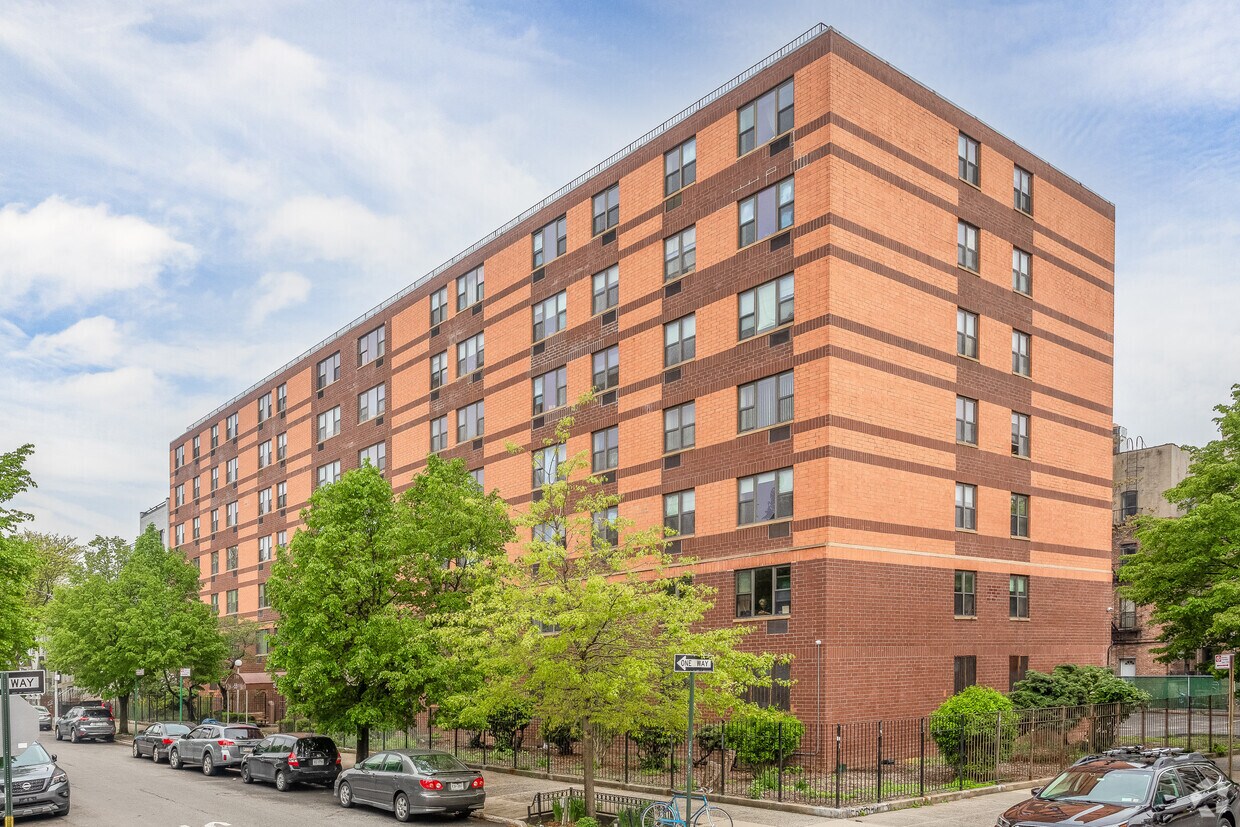 Foto principal - 55 Goodwin Place Housing For the Elderly