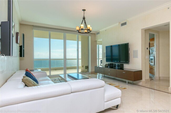 Foto del edificio - 16051 Collins Ave