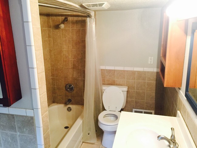 Building Photo - 1512 Iowa St