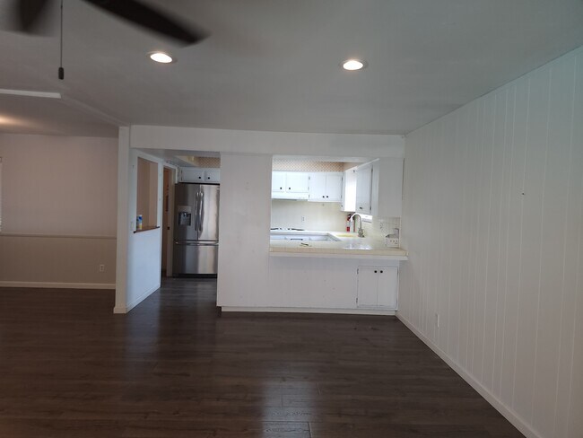 Building Photo - 3301 Bryant Ct