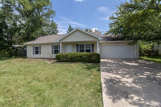 Building Photo - 610 N Grace Ln
