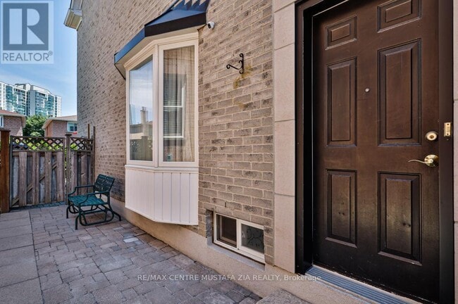 Building Photo - 4326 Mayflower Dr