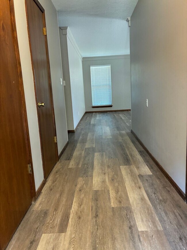 Foto del edificio - 4402 Briar Creek Rd