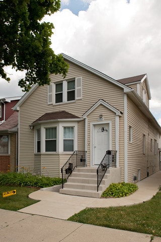 Primary Photo - 3317 N Overhill Ave
