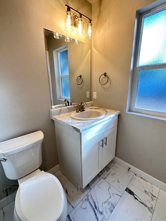 Building Photo - Staple Duplex