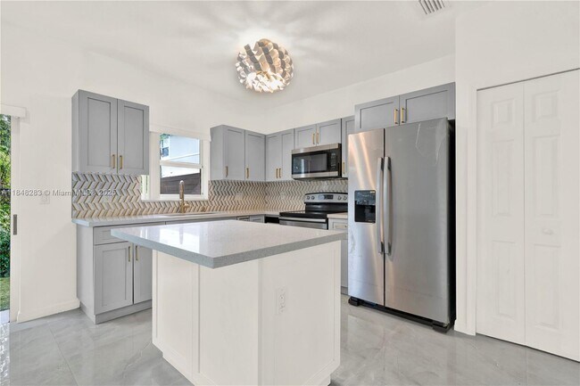 Foto del edificio - 1637 SE 30th St