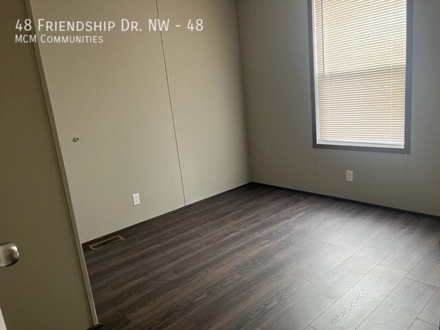 Building Photo - AVAILABLE NOW! 3bed/2bath - Will Sell Fast!