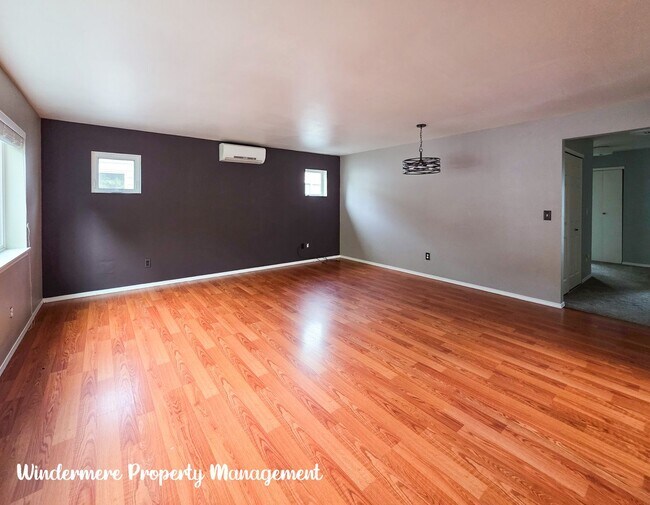 Foto del edificio - Charming Kingston 3 bed home close to ferry