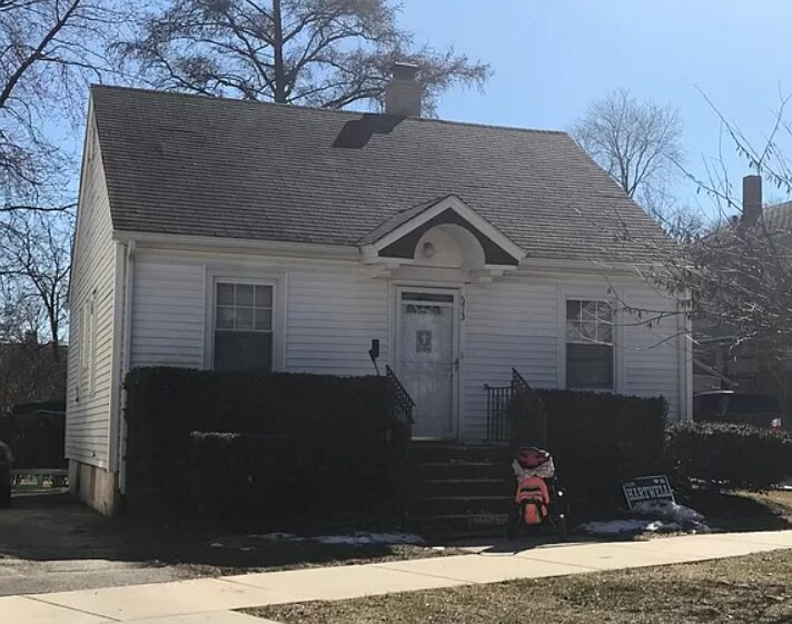 Exterior Front - 573 Locust St