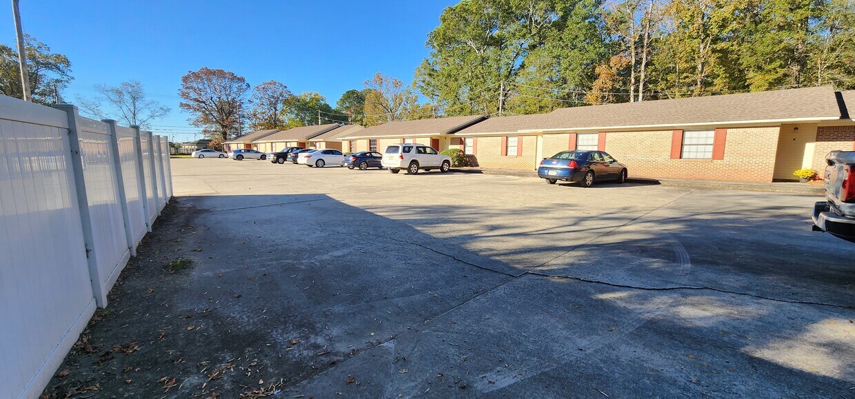 Foto principal - 1535 Warnke Rd NW