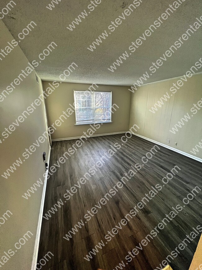 Building Photo - 441 Harding Pl