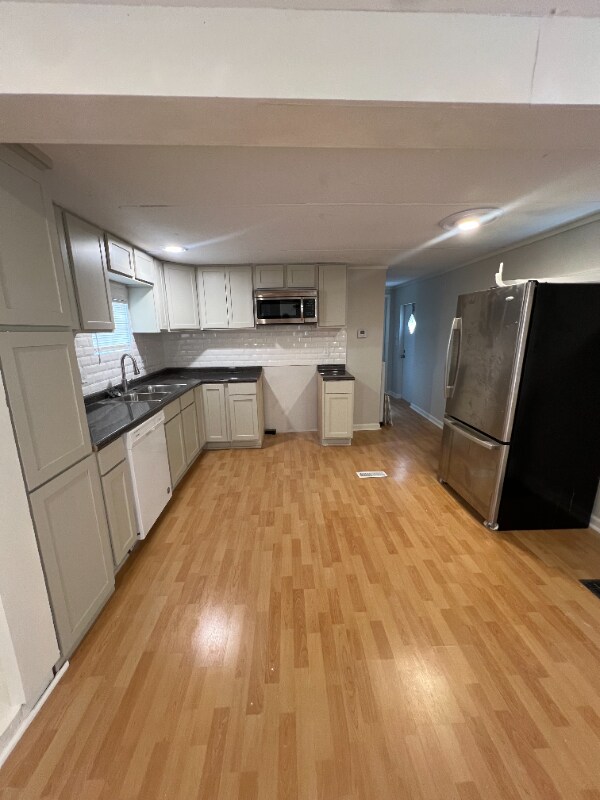 Foto del edificio - 242 Dogwood Cir