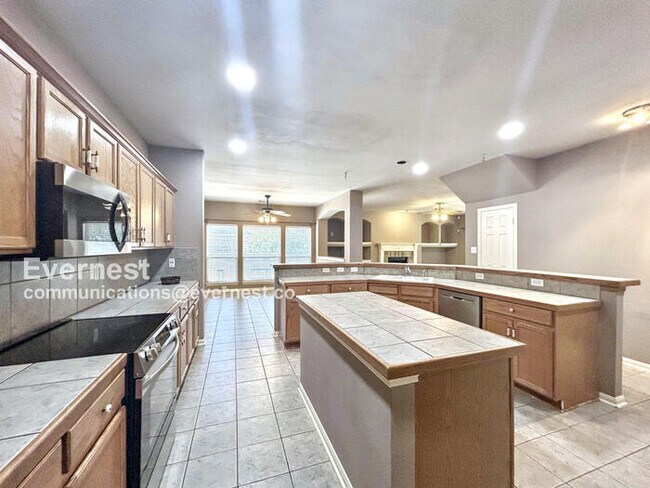 Foto del edificio - 2422 Cadara Woods