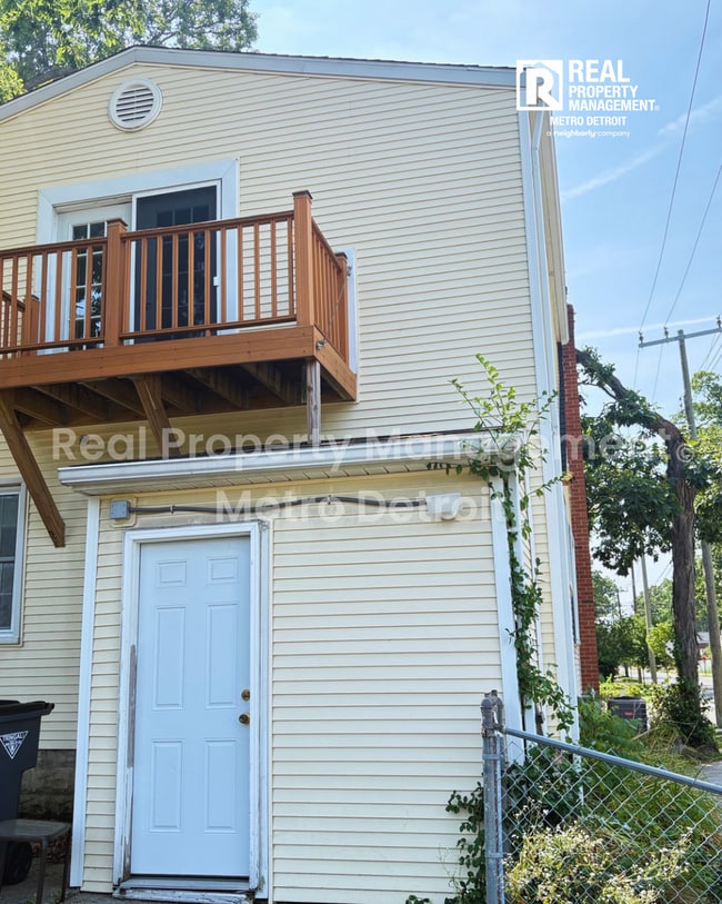Building Photo - 1-Bedroom Basement Apartment in Pleasant Ridge, Michigan