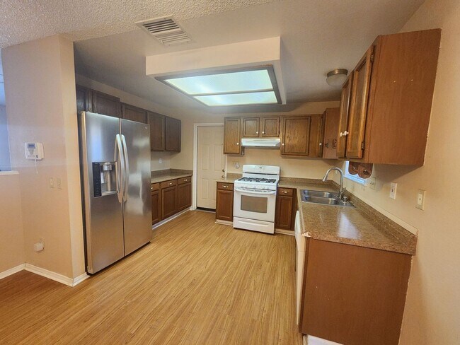 Building Photo - Corner Lot 2 Bedroom w/ 2 Car Garage