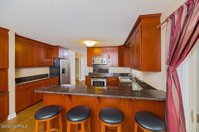 Foto del edificio - 1107 N Fort Bragg Rd