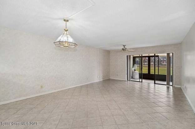 Building Photo - 2275 Golf Isle Dr