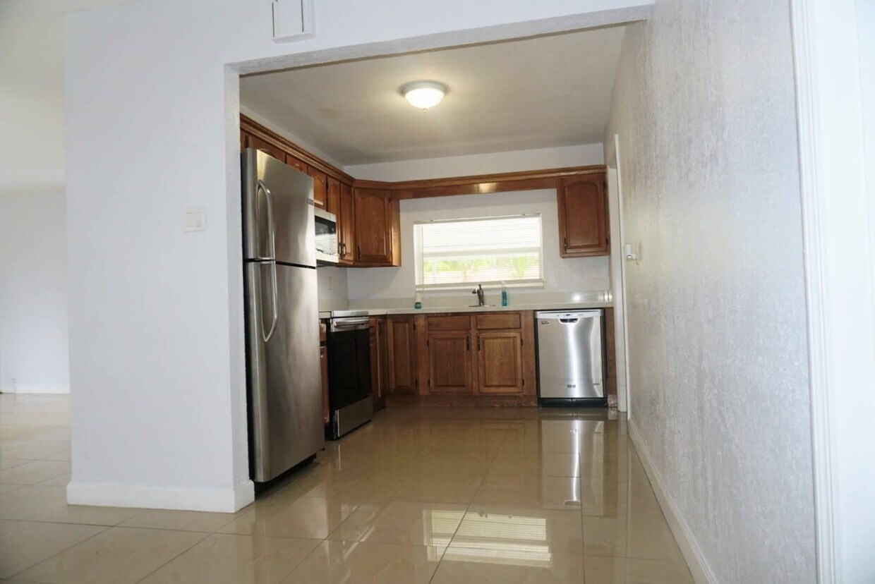 8390 NW 16th St, Pembroke Pines, FL 33024 House Rental in Pembroke