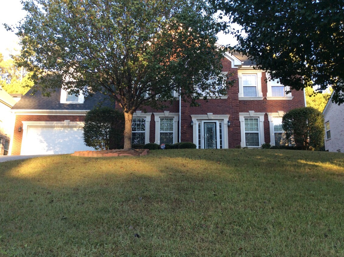 3038 Mockingbird Ln, East Point, GA 30344 House for Rent in East