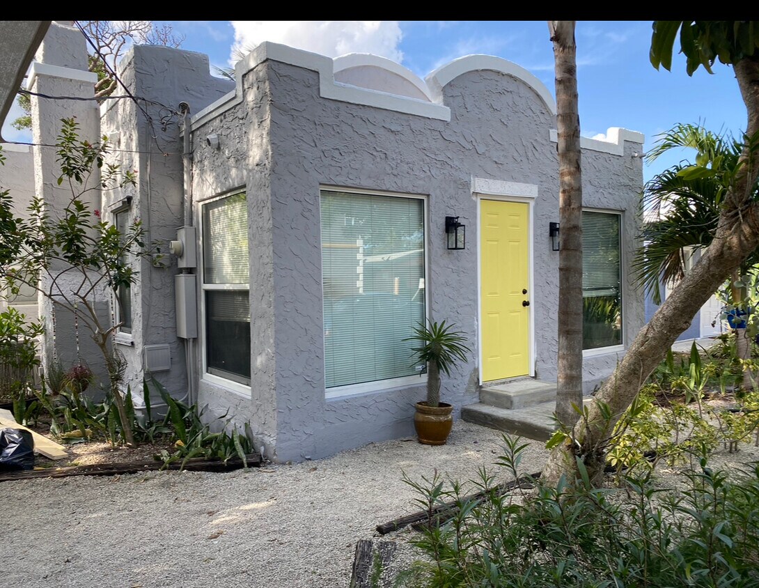 1061 NE 35th St, Oakland Park, FL 33334 House Rental in Oakland Park