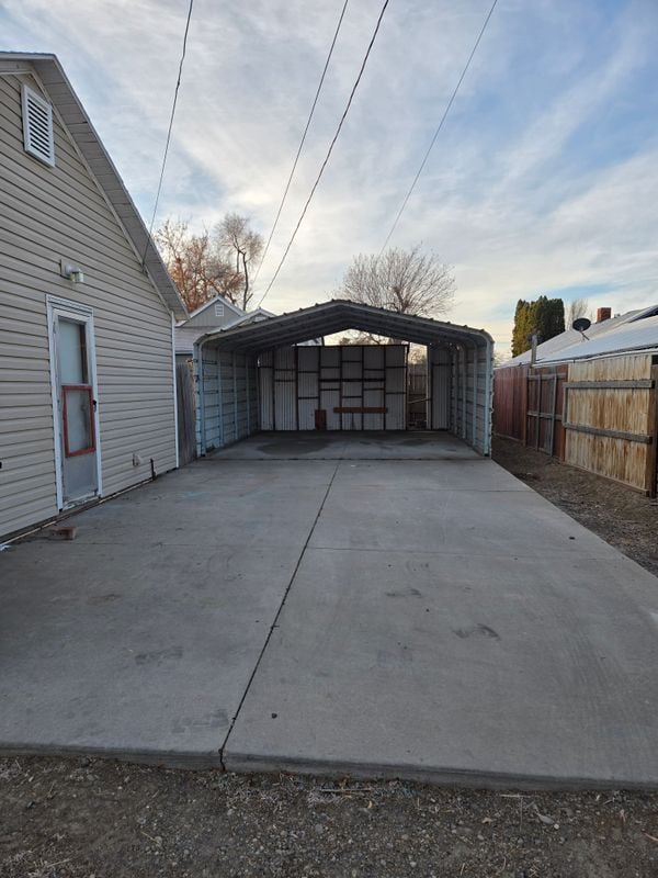 Foto del edificio - 619 S Buchanan St